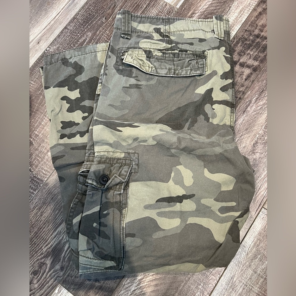 Men’s Old Navy Cargo Pants